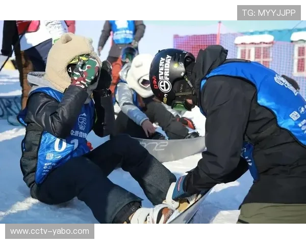 加拿大双胞胎车手帕吉克塞朗CX极限赛中的对决与友谊